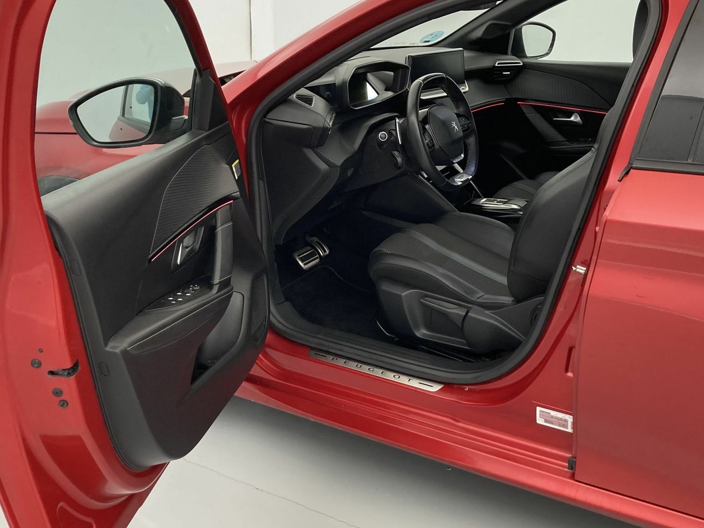 Peugeot 208 PureTech 100 GT EAT8 75 kW (100 CV)