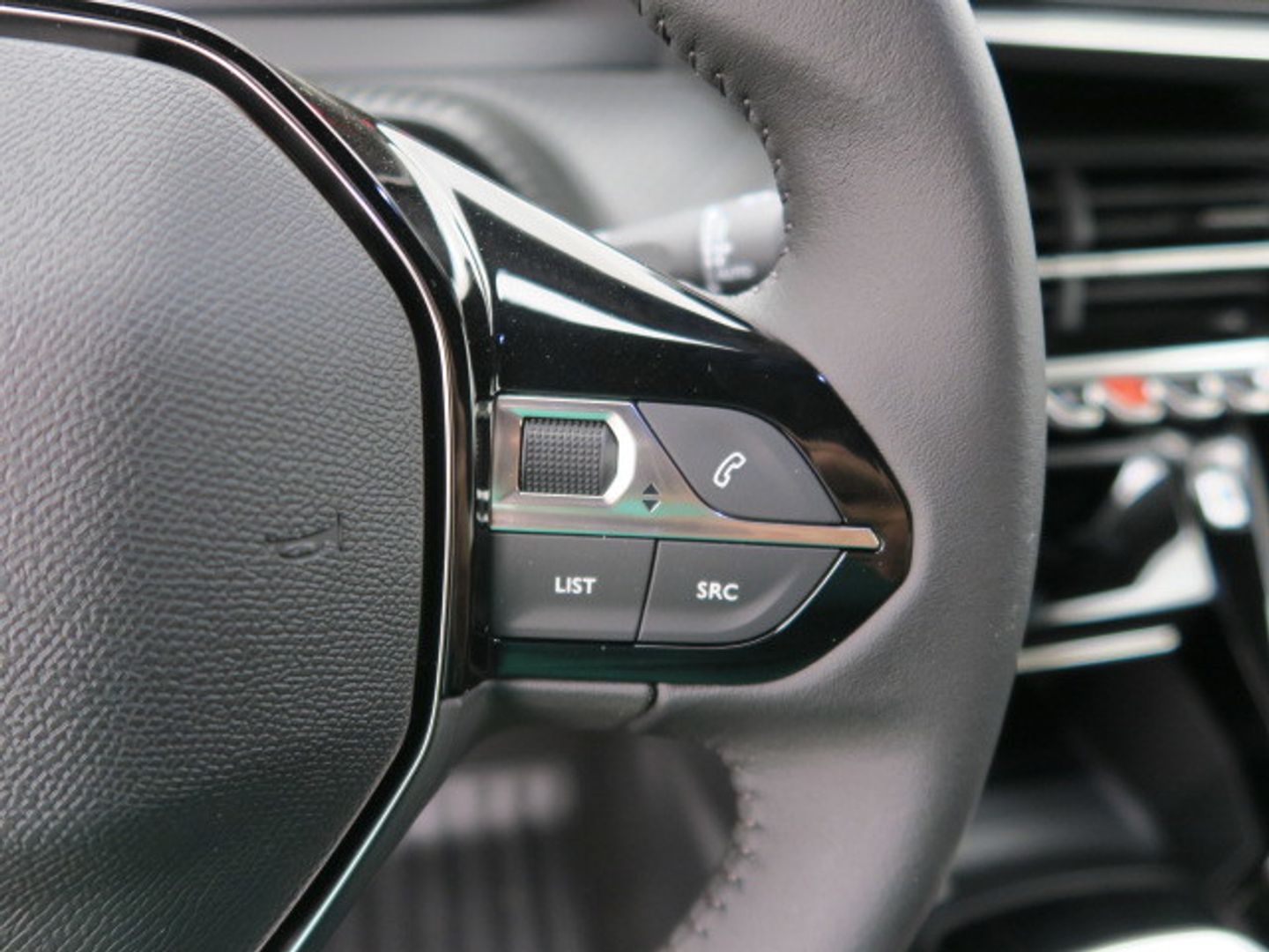 Peugeot 2008 PureTech 130 S&S Allure 96 kW (130 CV)