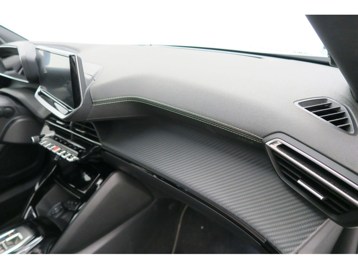 Peugeot 2008 PureTech 130 S&S GT EAT8 96 kW (130 CV)