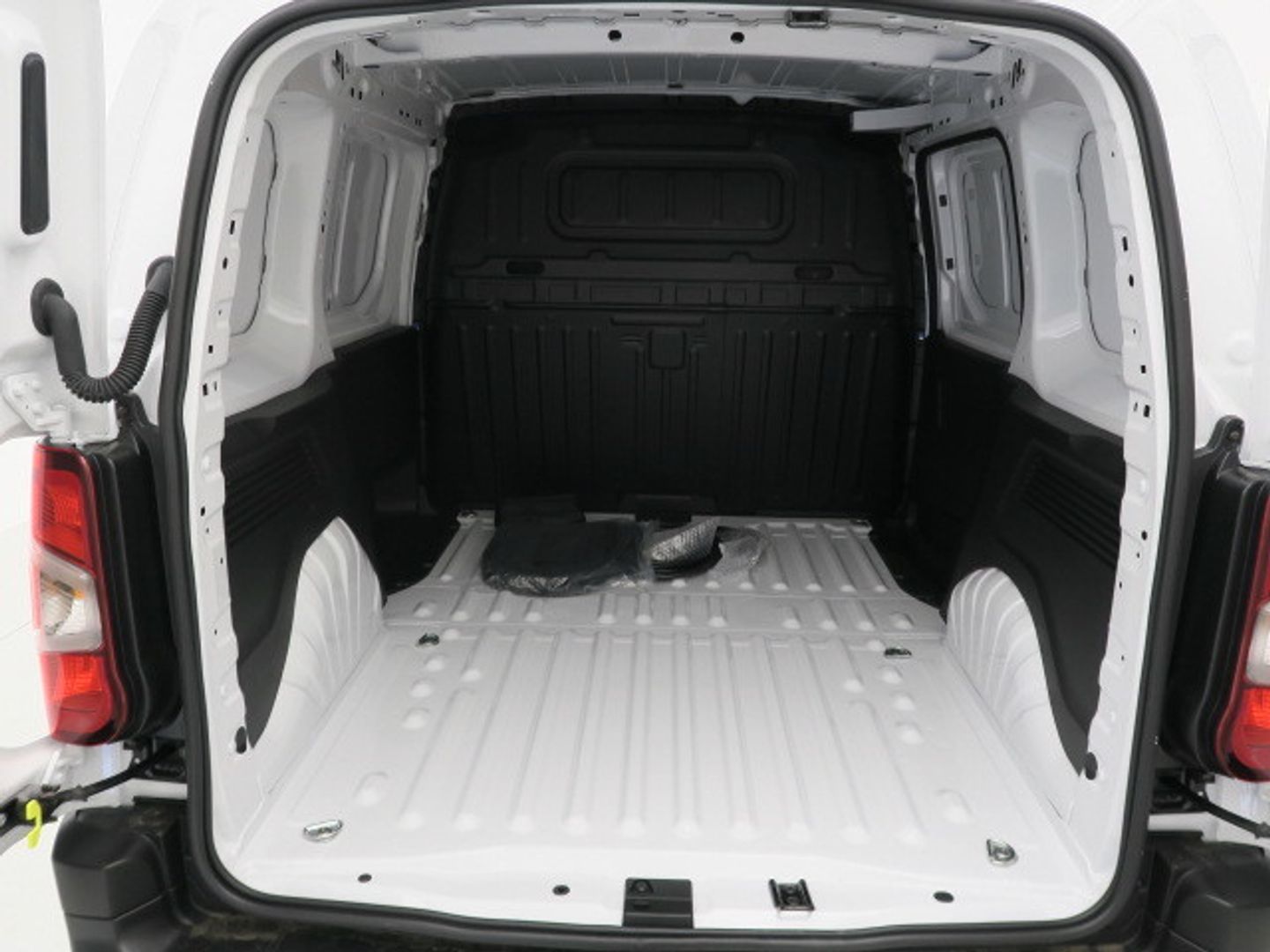 Fiat e-Doblò Furgón 50kWh L1H1 100 kW (136 CV)