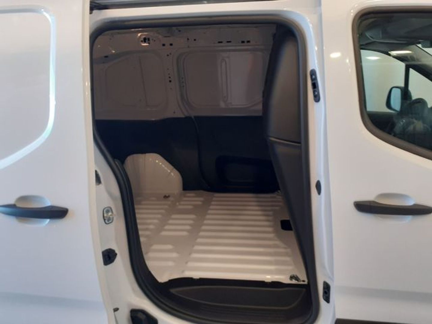 Opel Combo Cargo 1.5 TD L 650kg 75 kW (102 CV)