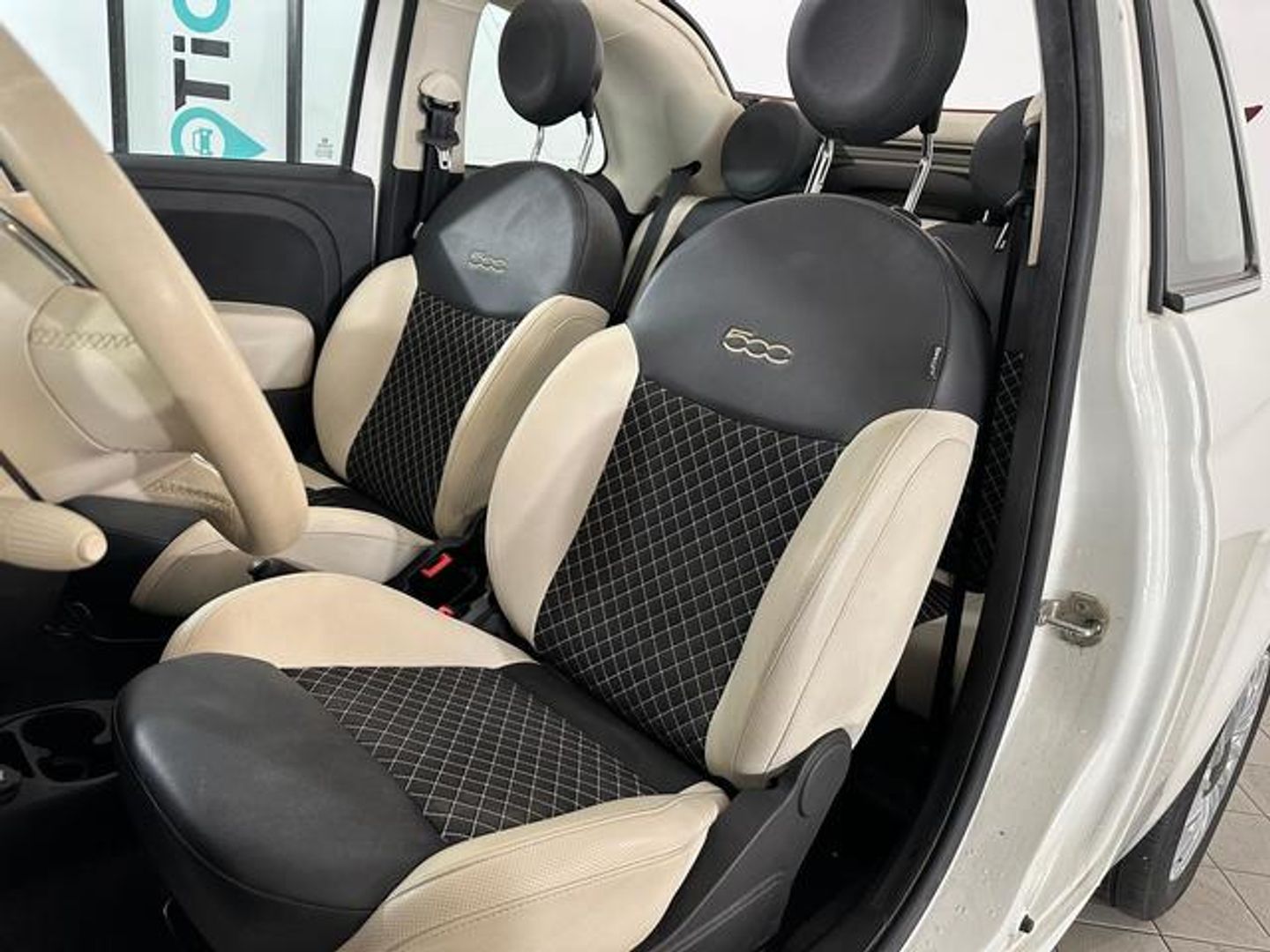 Fiat 500 1.0 Hybrid Dolcevita 51 kW (70 CV)