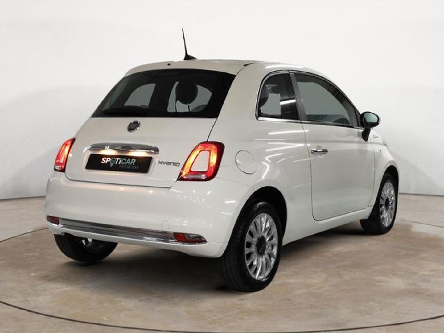 Fiat 500 1.0 Hybrid Dolcevita 51 kW (70 CV)