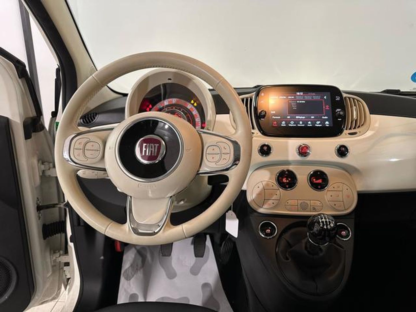 Fiat 500 1.0 Hybrid Dolcevita 51 kW (70 CV)