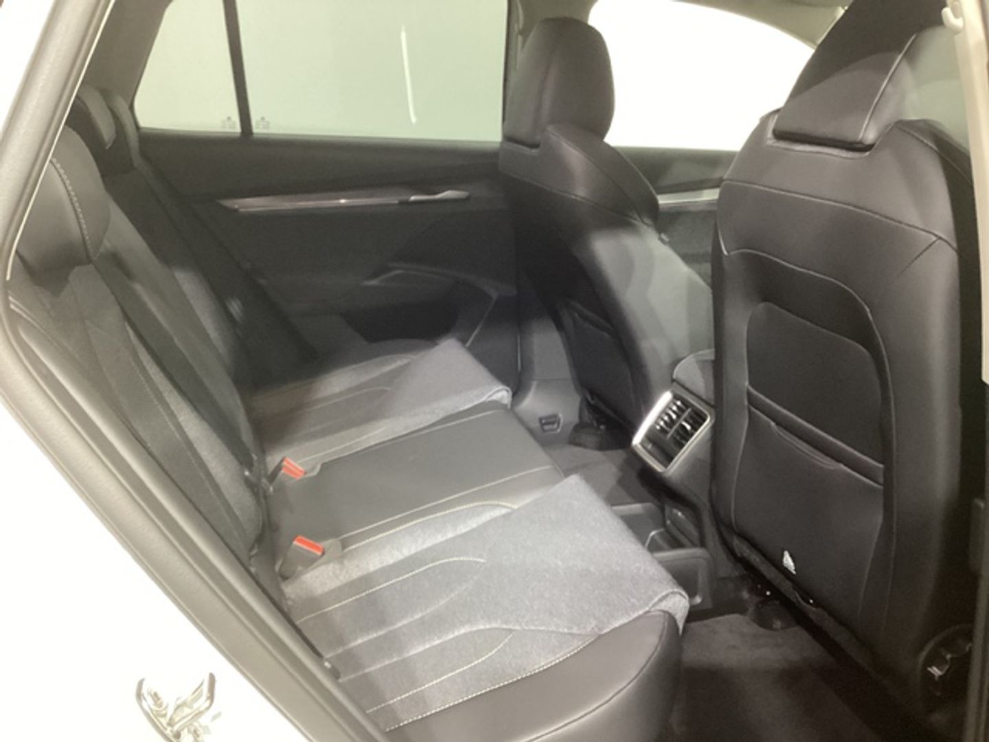 Skoda Elroq 60 63 kWh 150 kW (204 CV)