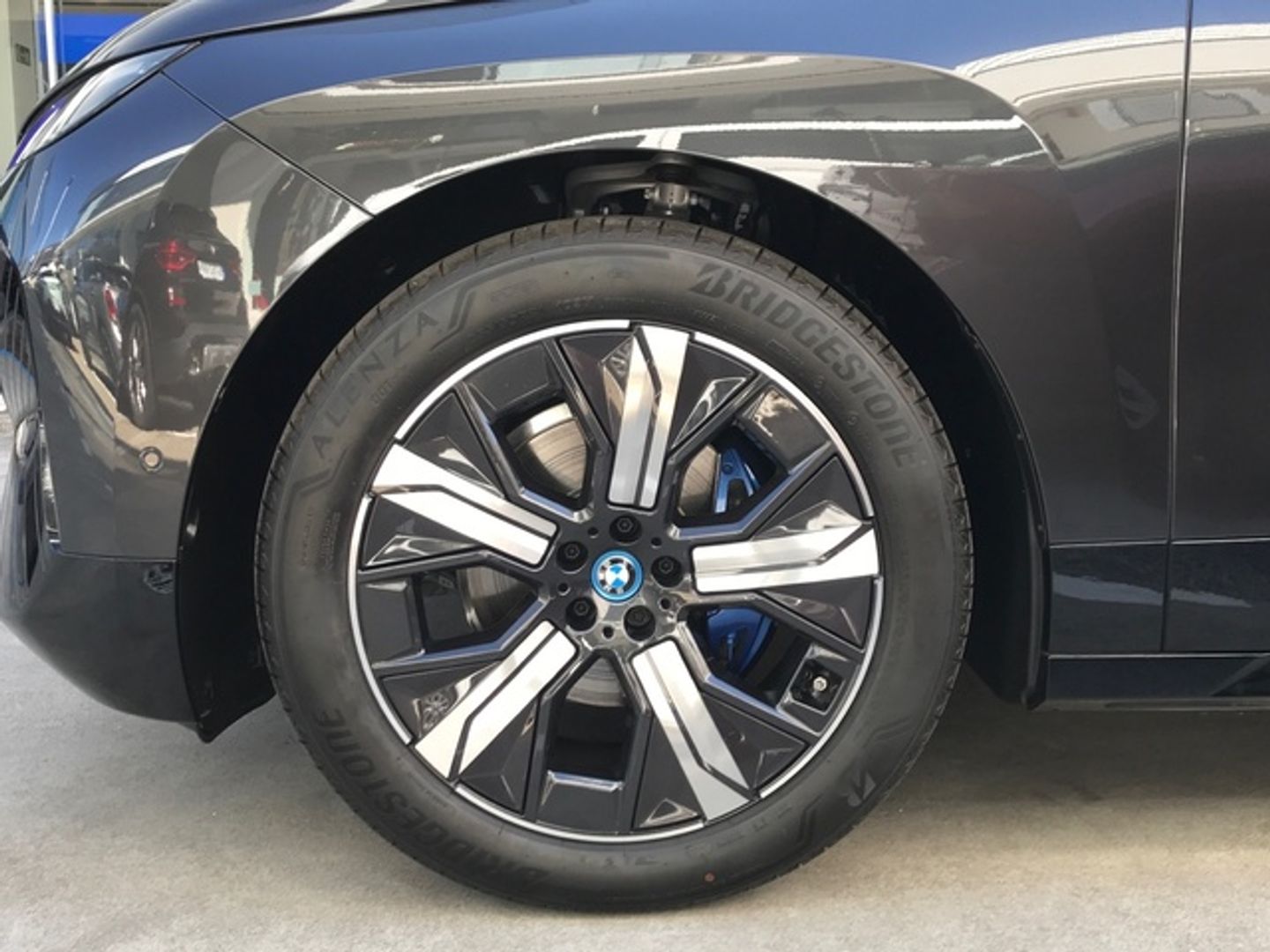 BMW iX xDrive40 240 kW (326 CV)