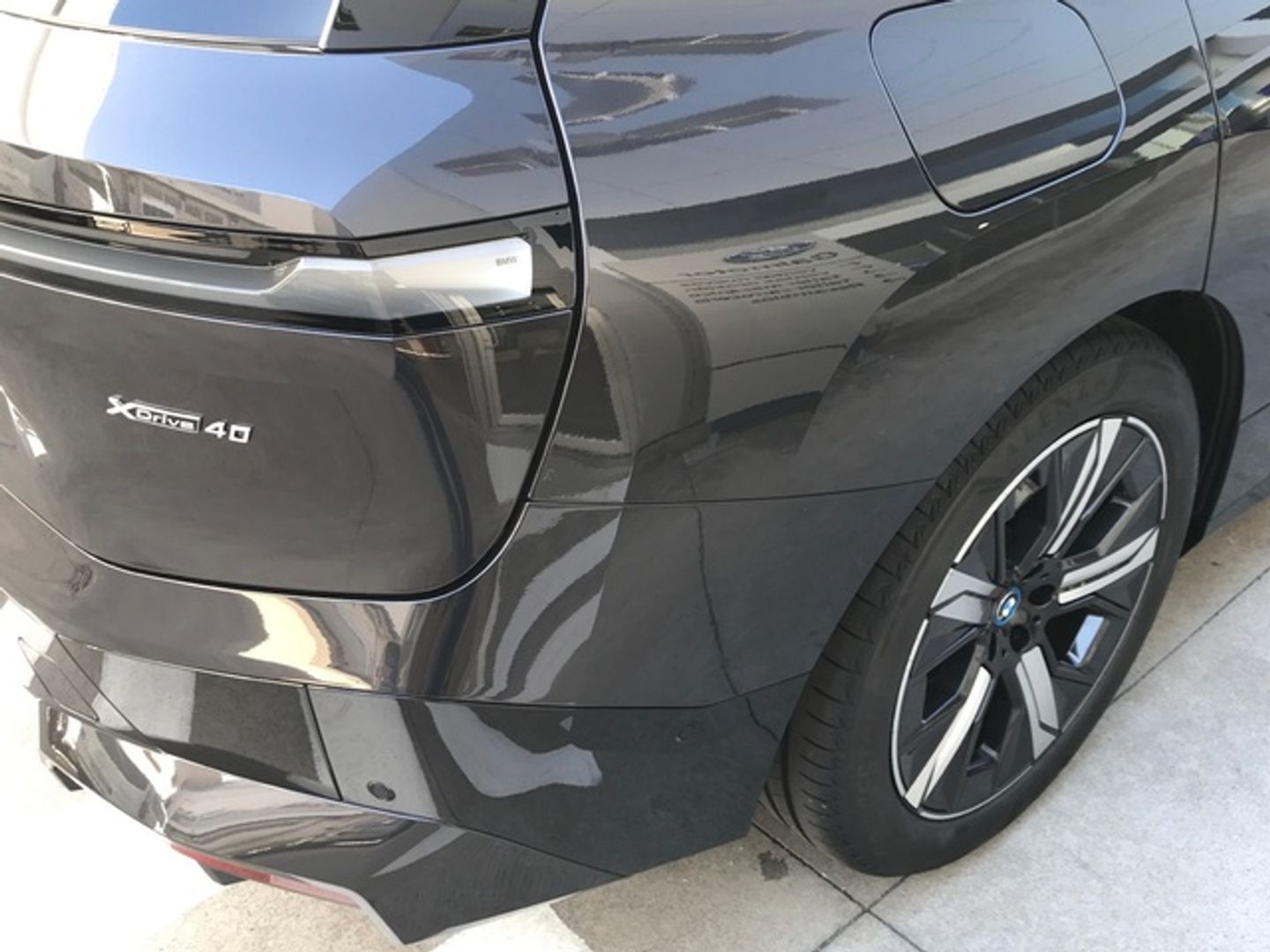 BMW iX xDrive40 240 kW (326 CV)