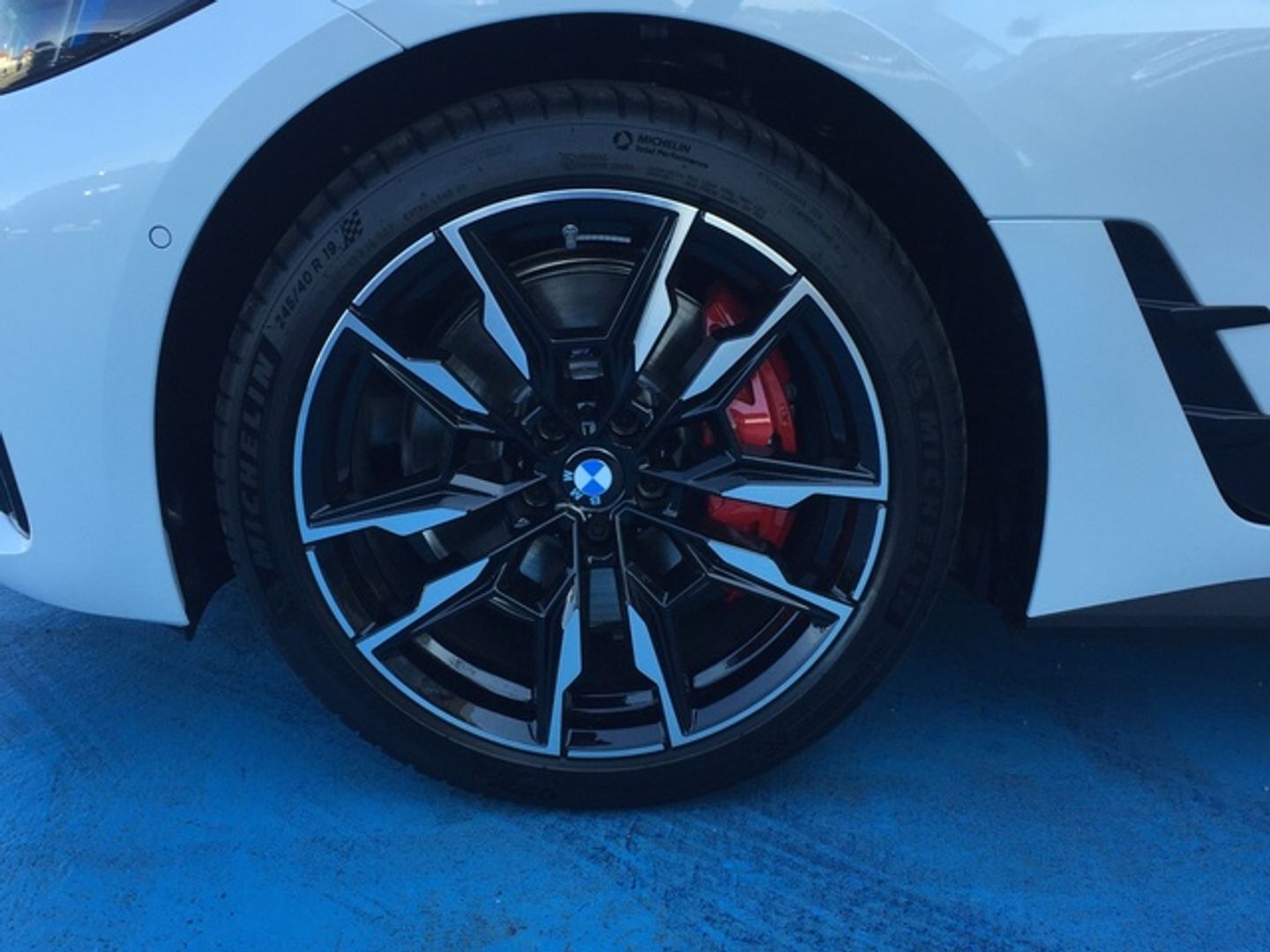 BMW i4 M50 400 kW (544 CV)