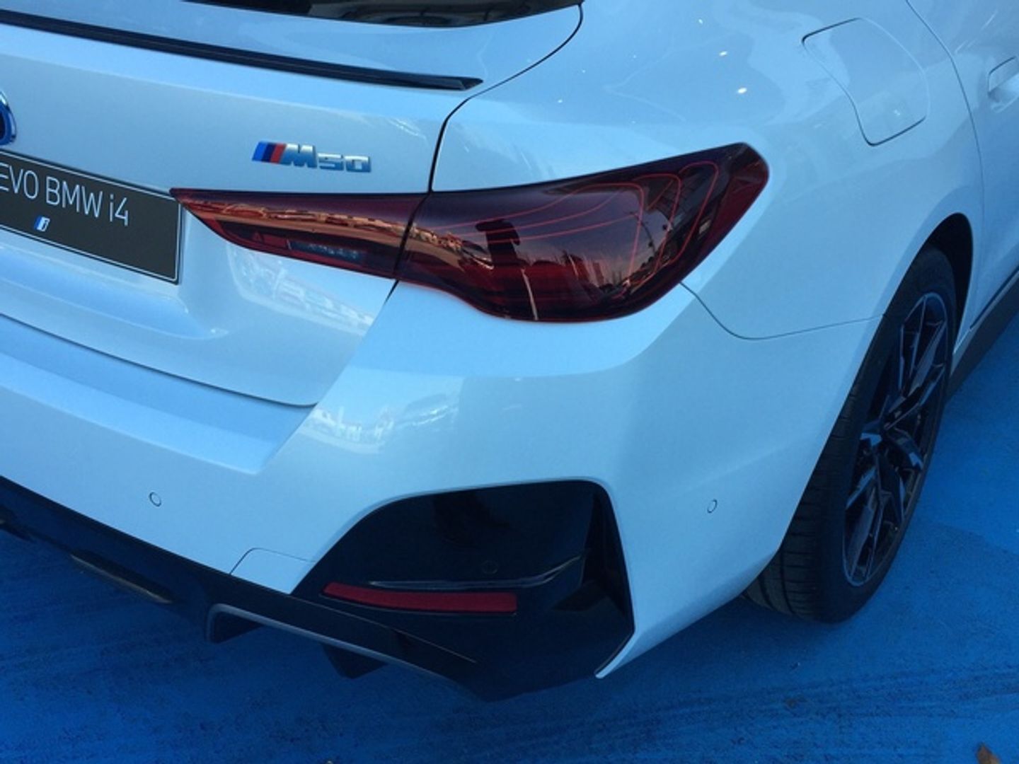 BMW i4 M50 400 kW (544 CV)