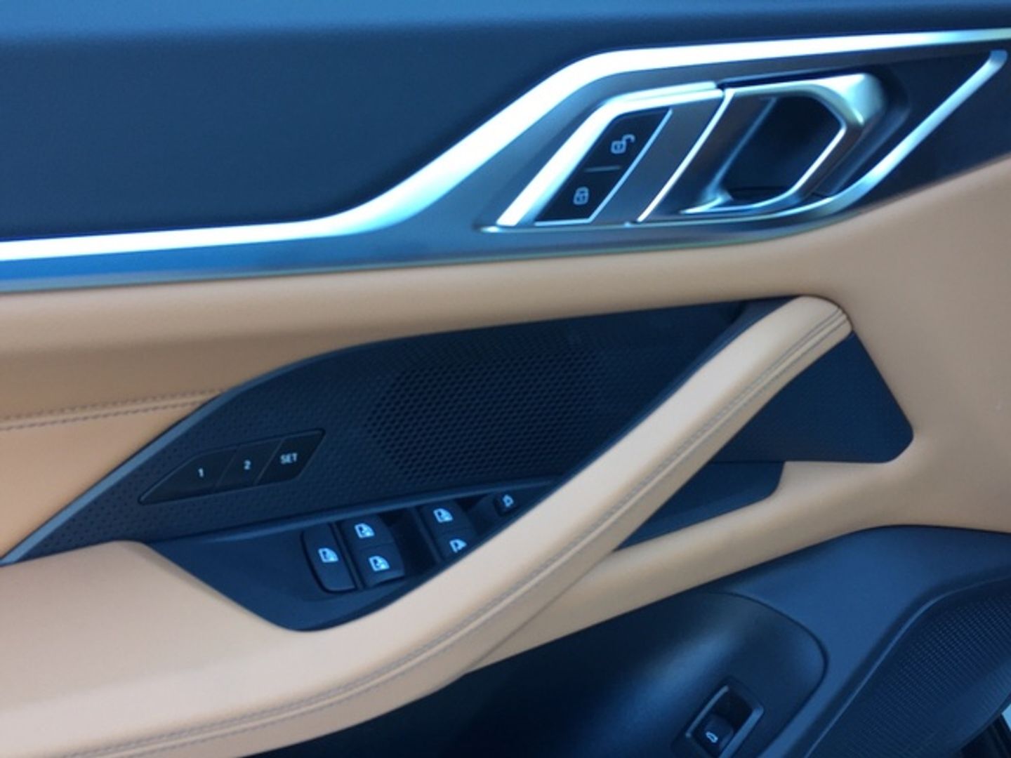 BMW i4 M50 400 kW (544 CV)