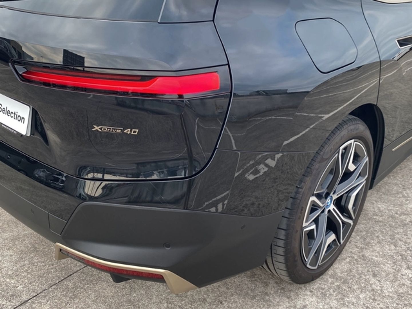 BMW iX xDrive40 240 kW (326 CV)