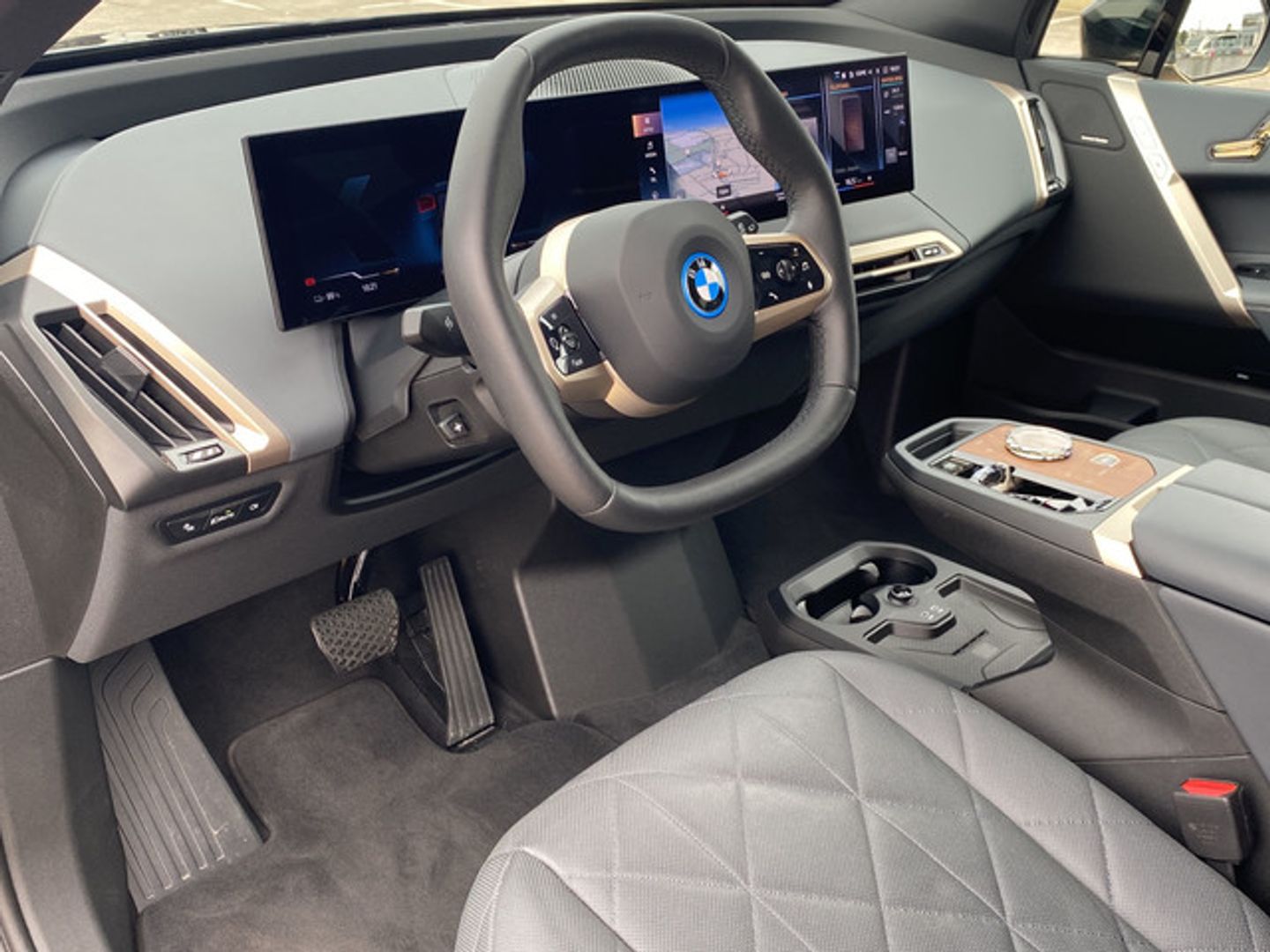 BMW iX xDrive40 240 kW (326 CV)