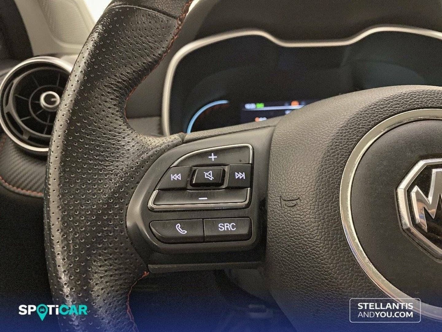 MG ZS 1.5 Luxury 78 kW (106 CV)