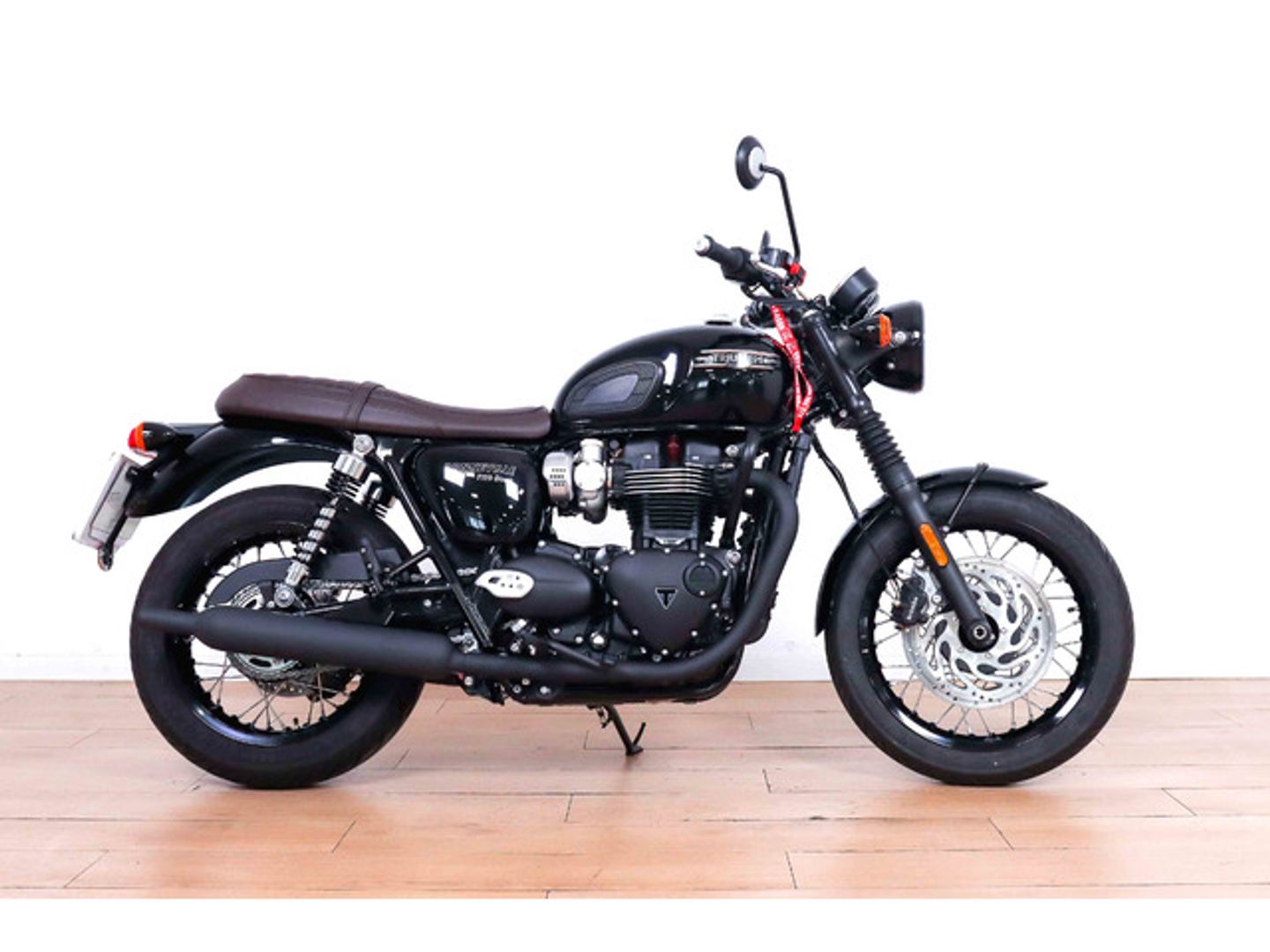Triumph Bonneville T 120 Black Negro Motorcycle