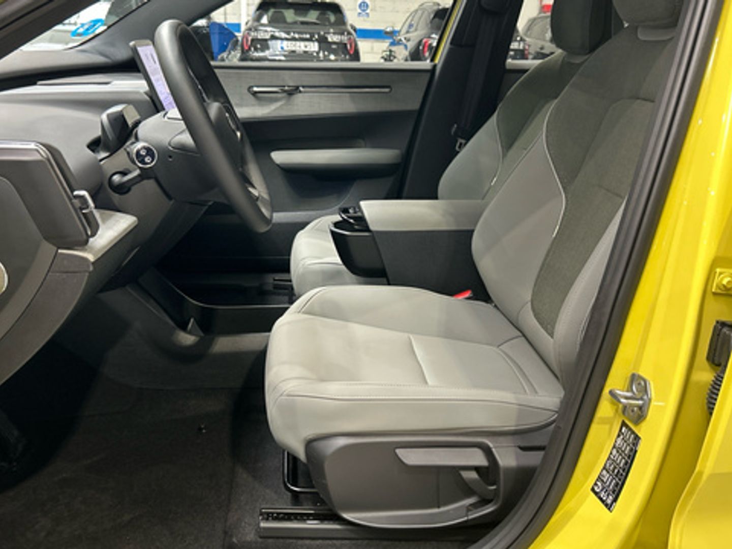 Volvo EX30 Single Motor Extended Range Plus Auto 200 kW (272 CV)