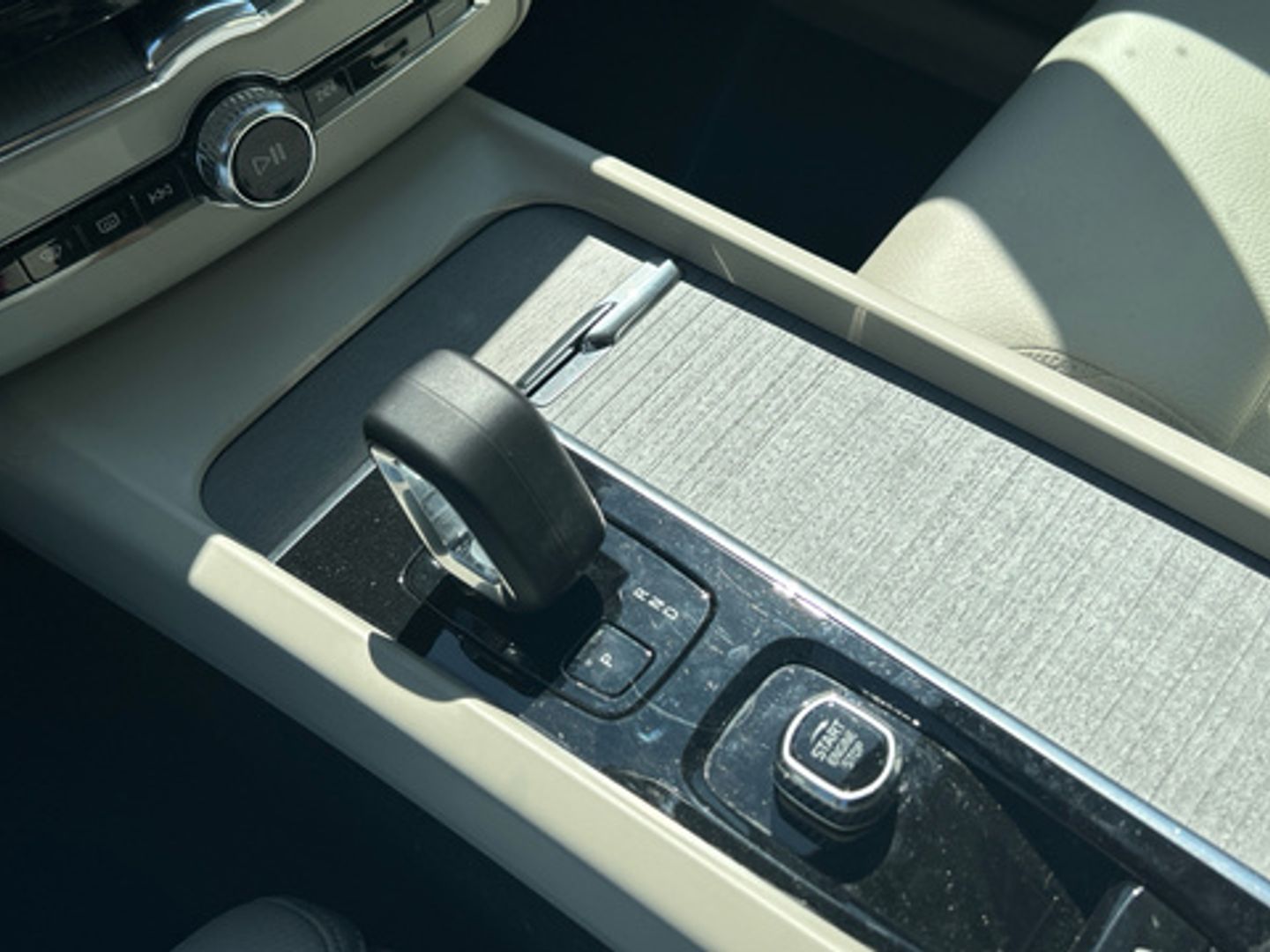 Volvo XC60 T6 Recharge Plus Dark AWD Auto 257 kW (350 CV)