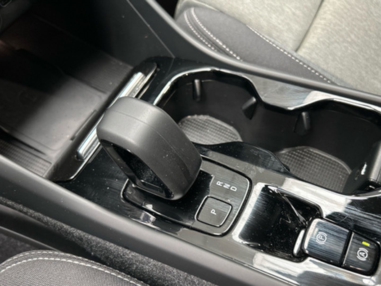 Volvo XC40 B3 G Plus Dark Auto 120 kW (163 CV)