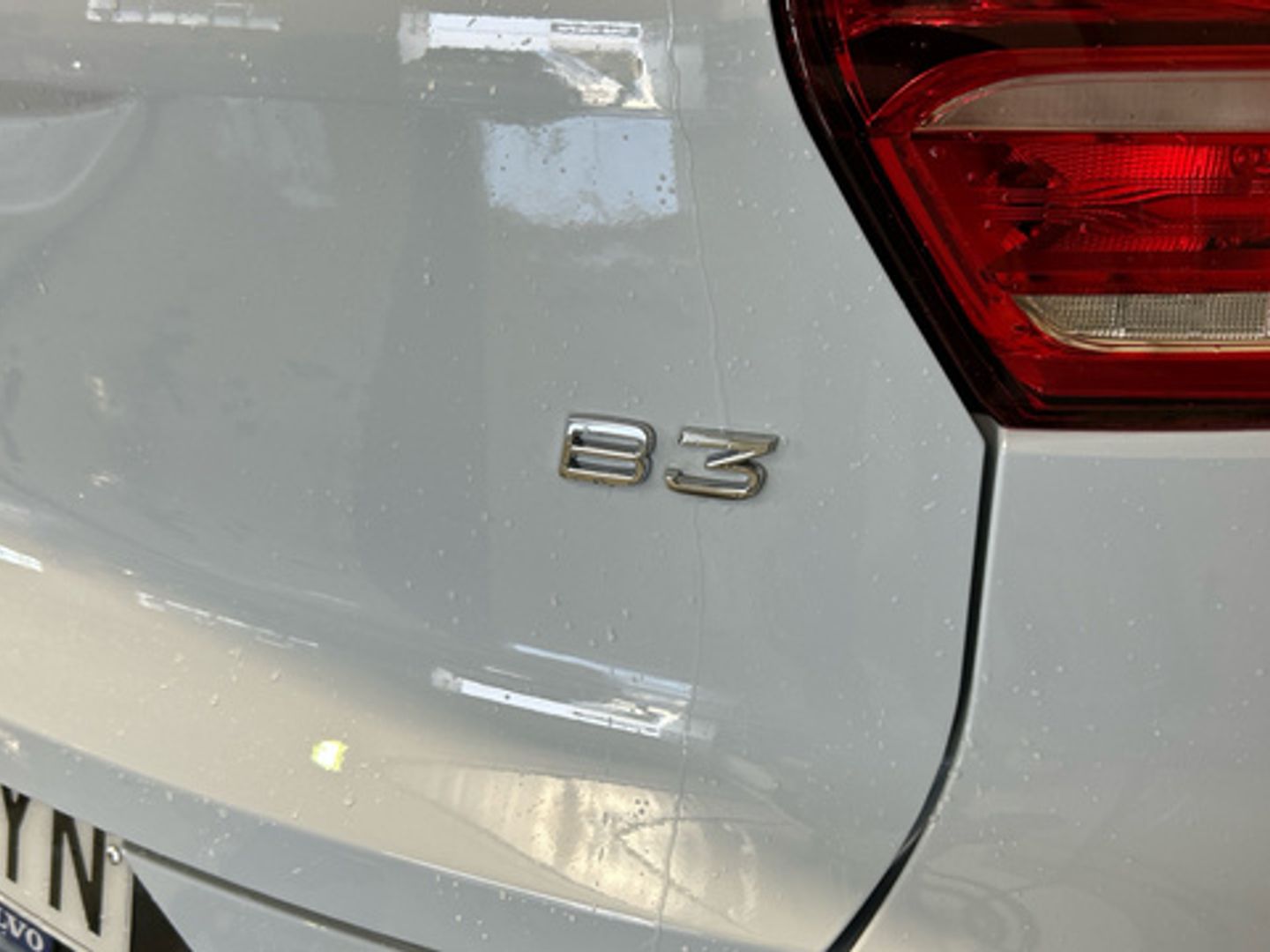 Volvo XC40 B3 G Plus Dark Auto 120 kW (163 CV)