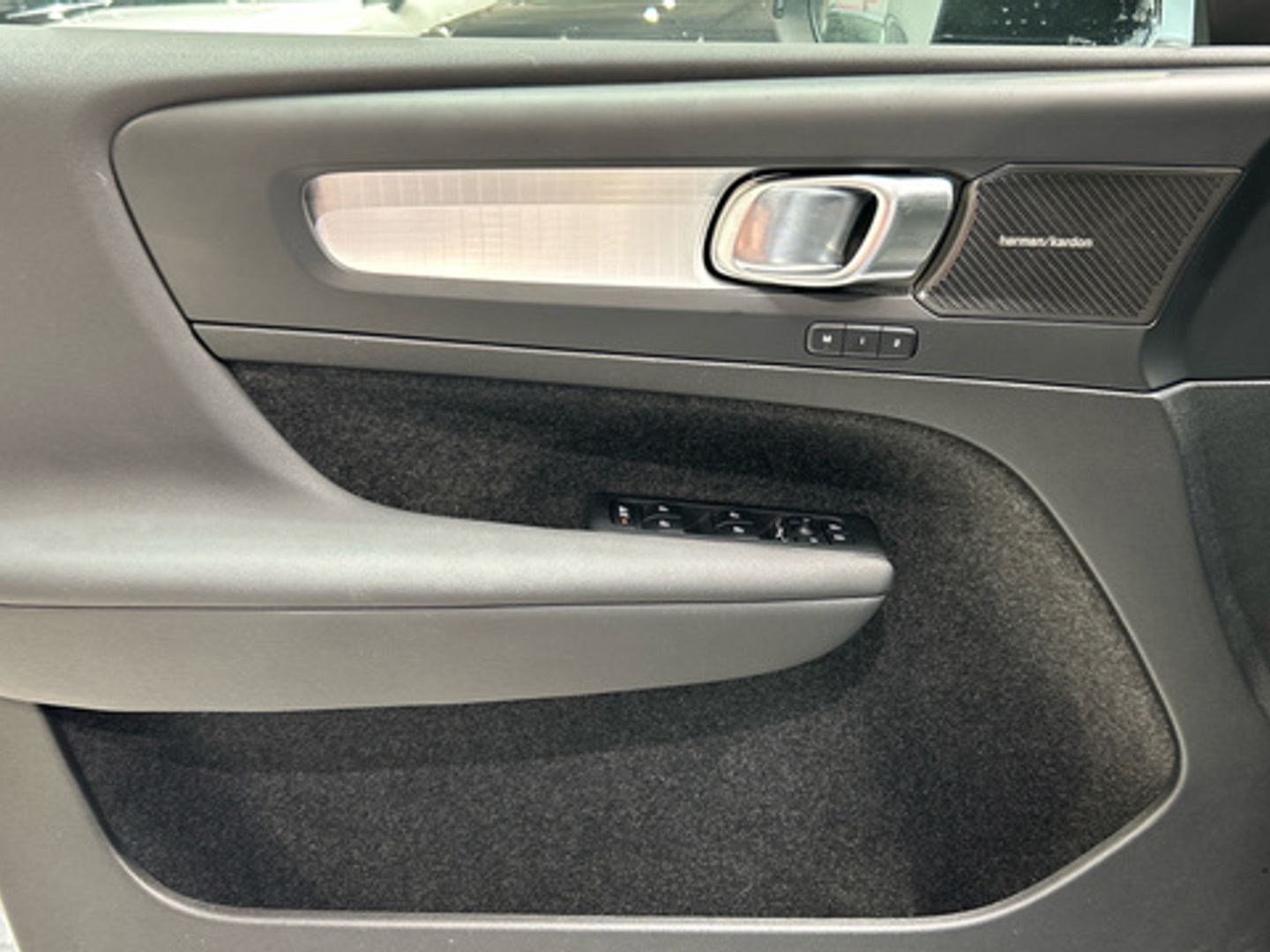 Volvo XC40 B3 G Plus Dark Auto 120 kW (163 CV)