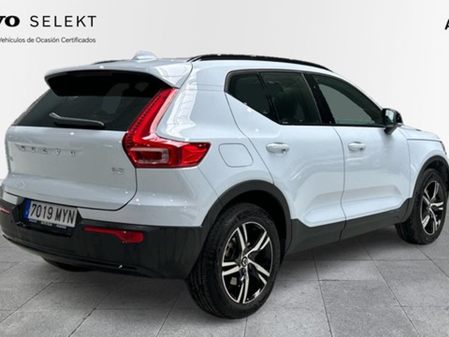 Volvo XC40 B3 G Plus Dark Auto 120 kW (163 CV)