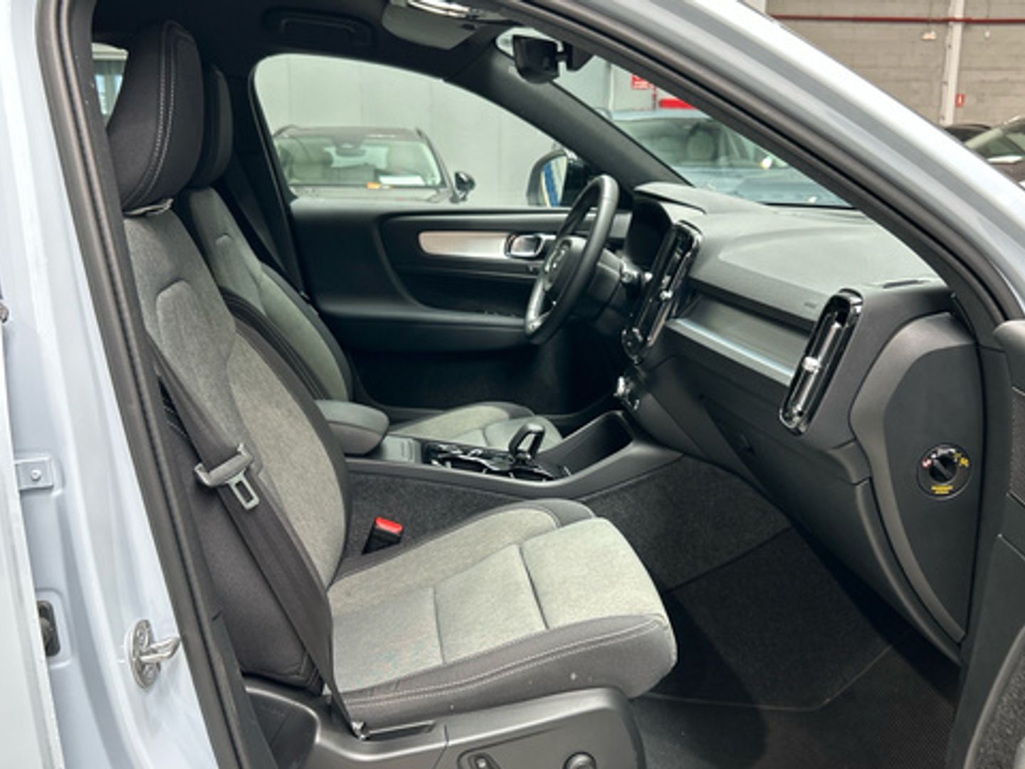 Volvo XC40 B3 G Plus Dark Auto 120 kW (163 CV)