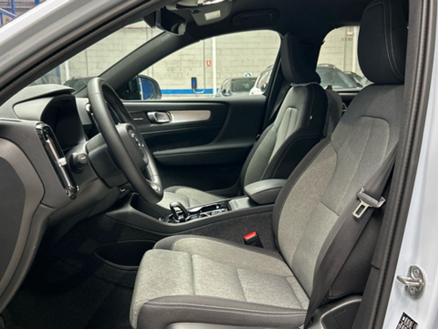 Volvo XC40 B3 G Plus Dark Auto 120 kW (163 CV)