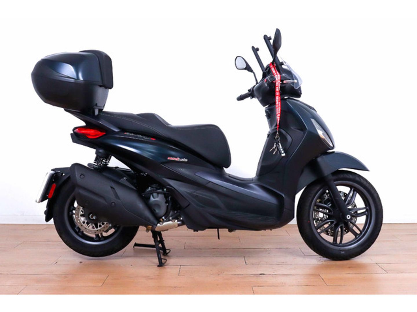 Piaggio Beverly 400 HPE Negro Motorcycle