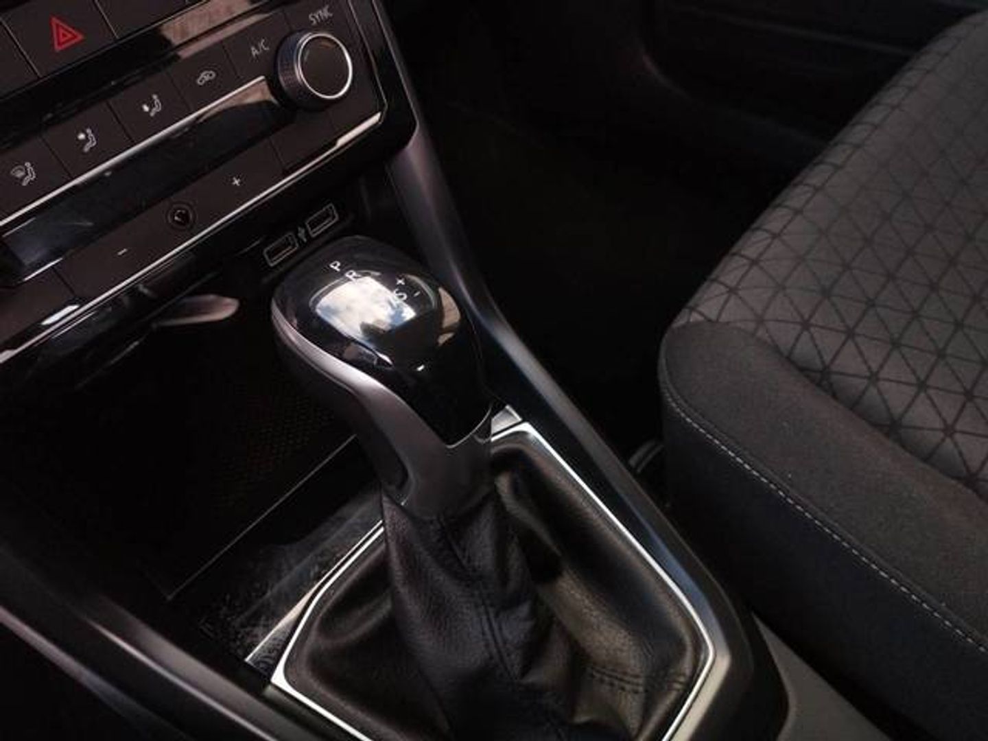 Volkswagen T-Cross Advance 1.0 TSI 81 kW (110 CV) DSG