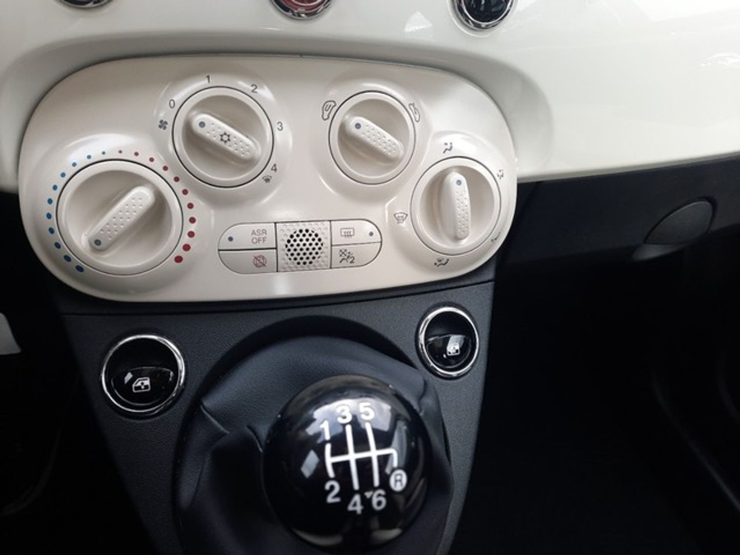 Fiat 500 1.0 Hybrid Dolcevita 51 kW (70 CV)