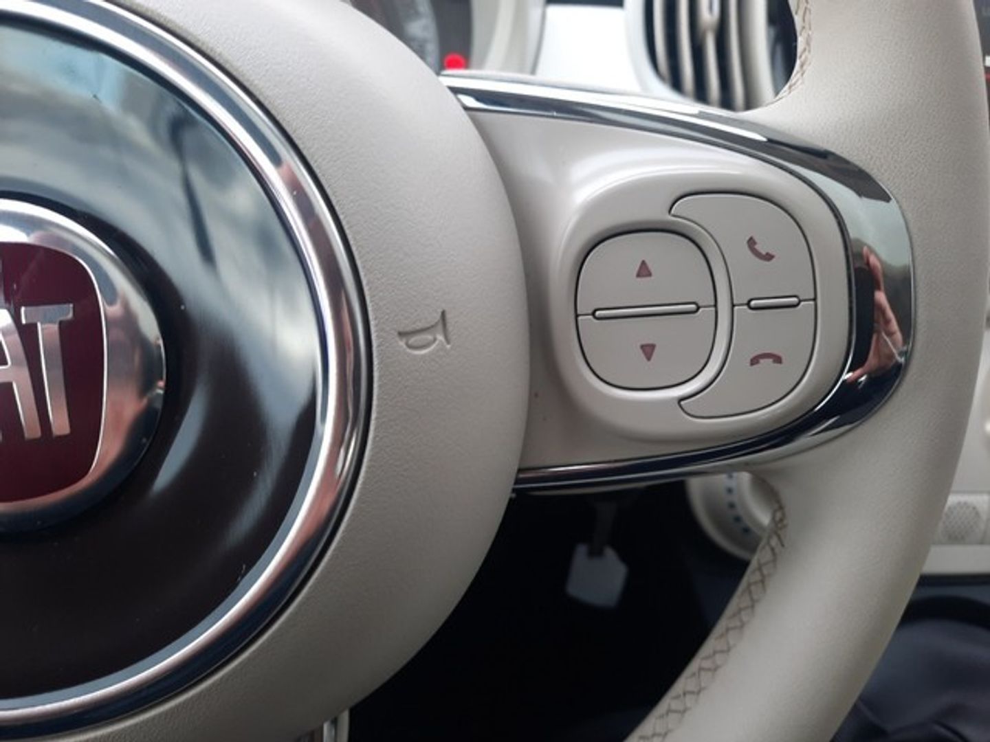 Fiat 500 1.0 Hybrid Dolcevita 51 kW (70 CV)