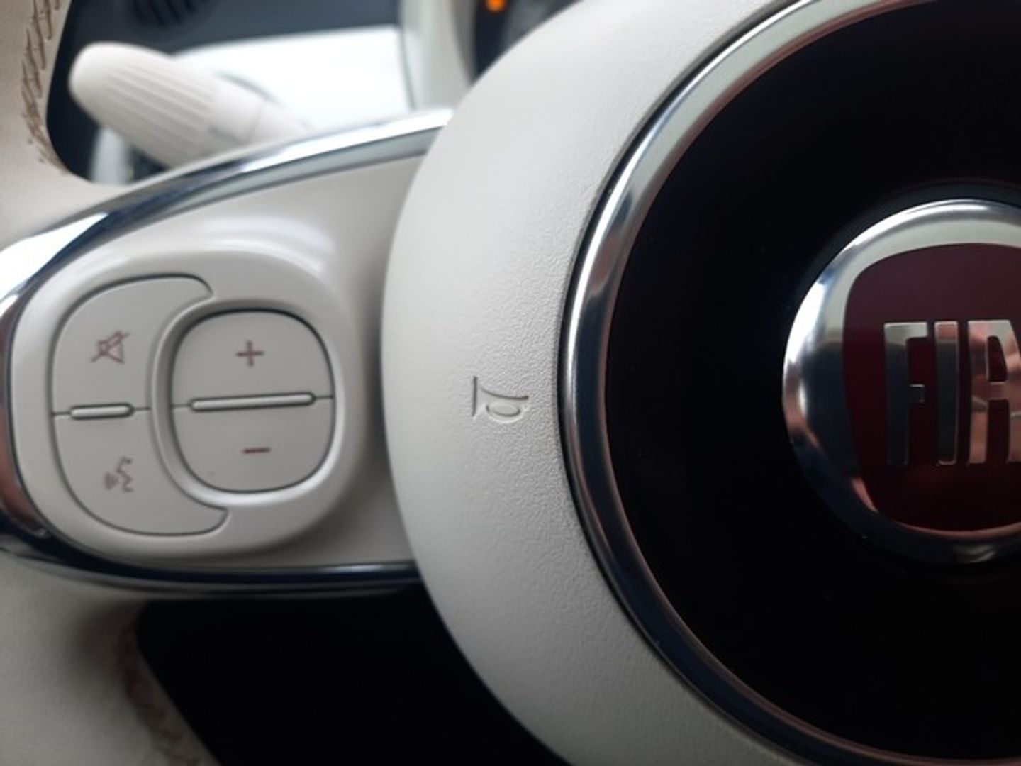 Fiat 500 1.0 Hybrid Dolcevita 51 kW (70 CV)