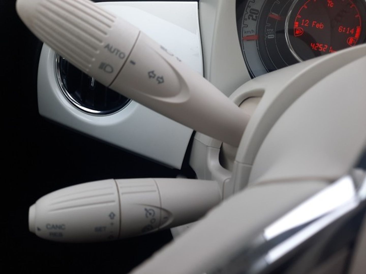 Fiat 500 1.0 Hybrid Dolcevita 51 kW (70 CV)