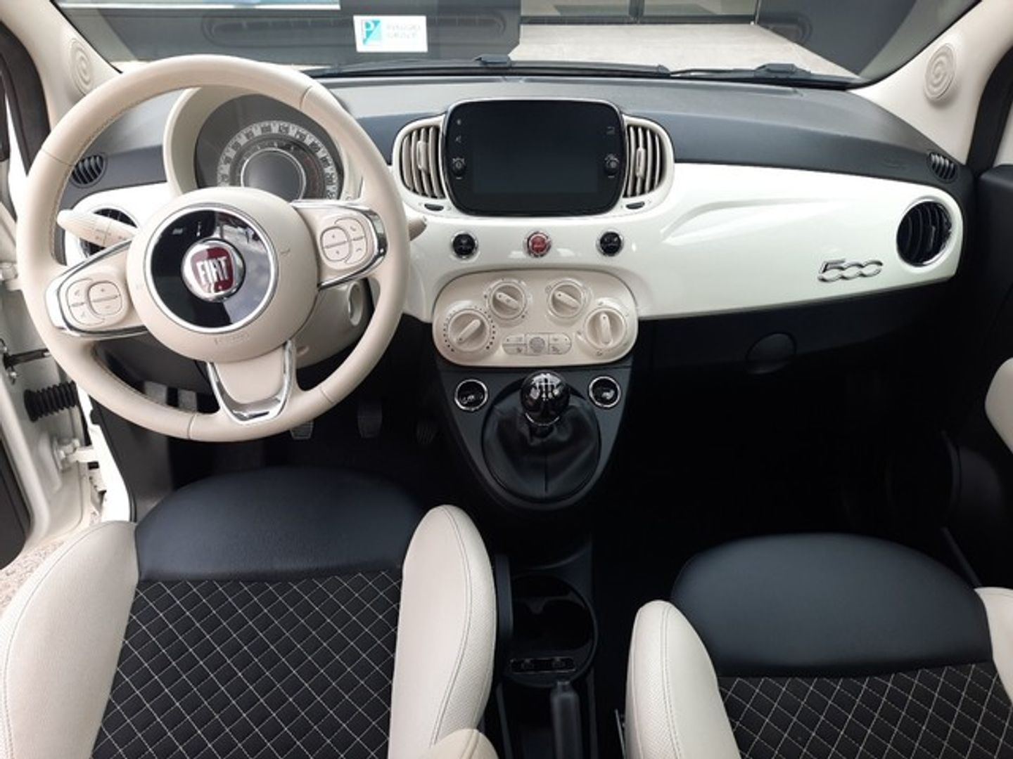 Fiat 500 1.0 Hybrid Dolcevita 51 kW (70 CV)