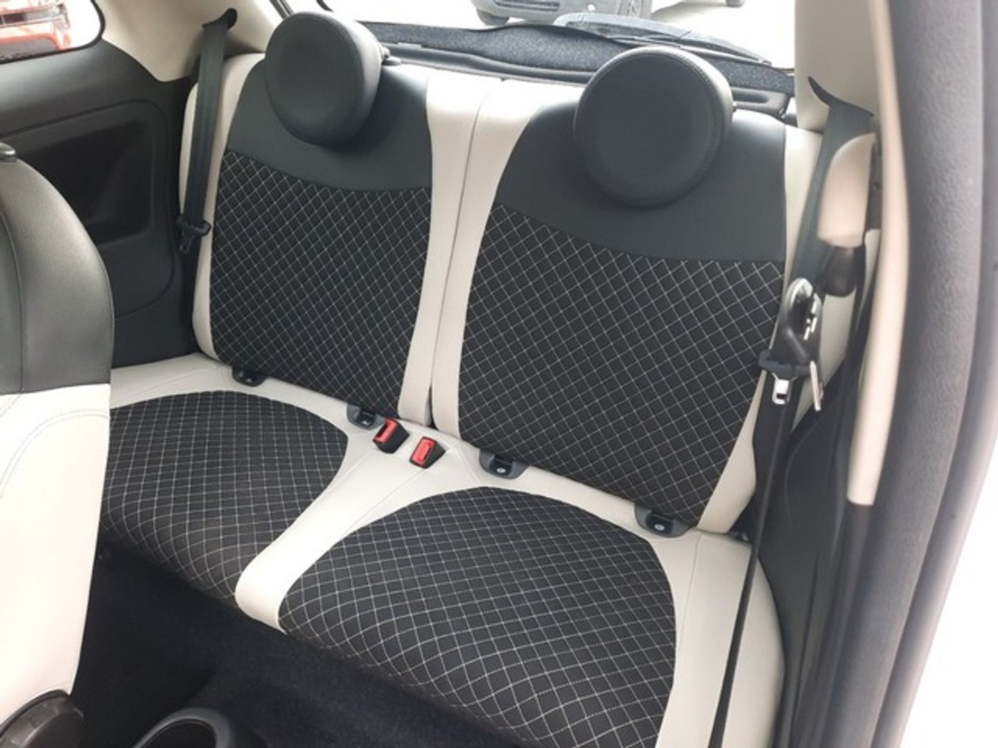 Fiat 500 1.0 Hybrid Dolcevita 51 kW (70 CV)