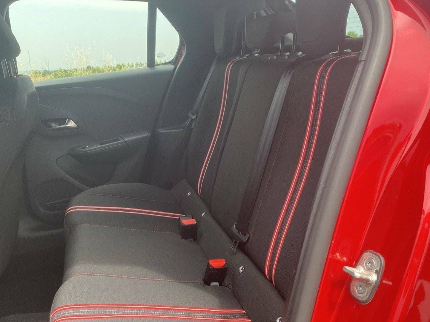 Opel Corsa 1.2 T XHL GS 74 kW (100 CV) Rojo Sedan