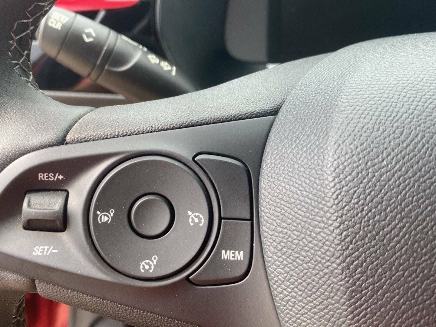 Opel Corsa 1.2 T XHL GS 74 kW (100 CV) Rojo Sedan