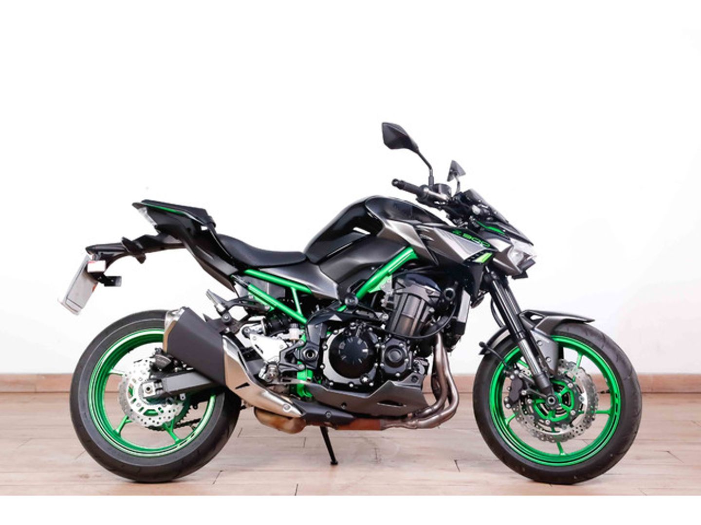 Kawasaki Z900 Negro Motorcycle