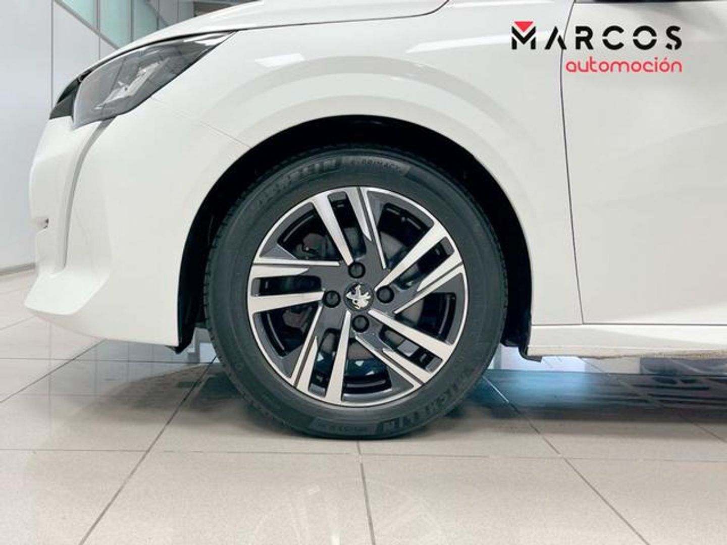 Peugeot 208 PureTech 100 Allure 75 kW (100 CV)
