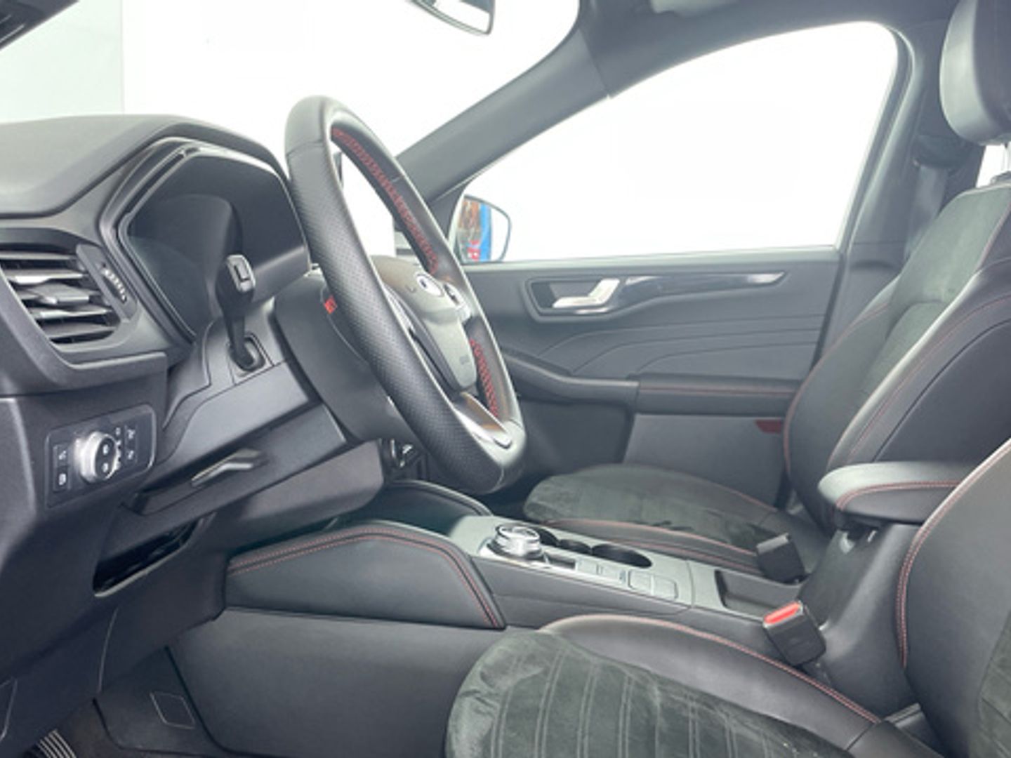 Ford Kuga 2.5 Duratec FHEV ST-Line X 4x2 Auto 140 kW (190 CV)