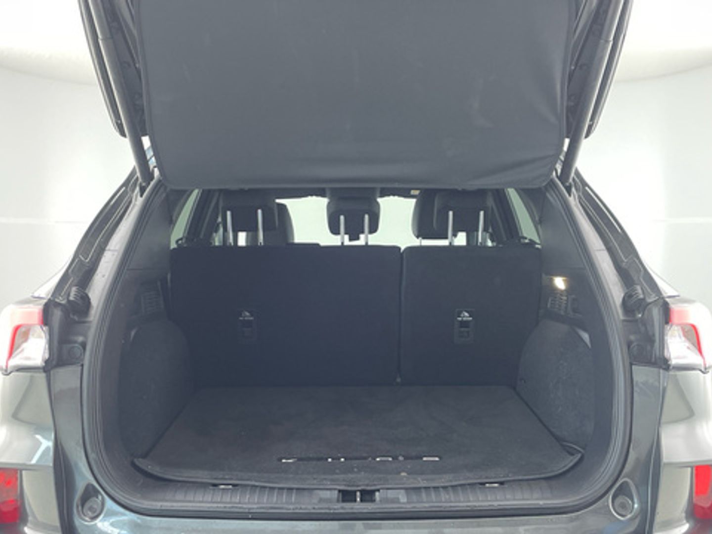 Ford Kuga 2.5 Duratec FHEV ST-Line X 4x2 Auto 140 kW (190 CV)