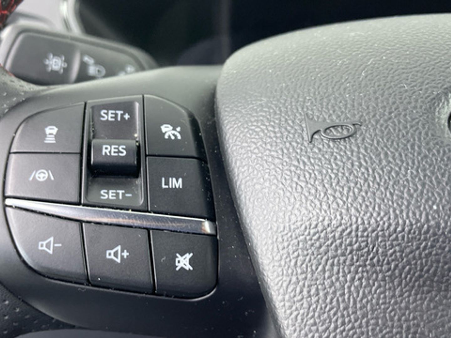 Ford Kuga 2.5 Duratec FHEV ST-Line X 4x2 Auto 140 kW (190 CV)