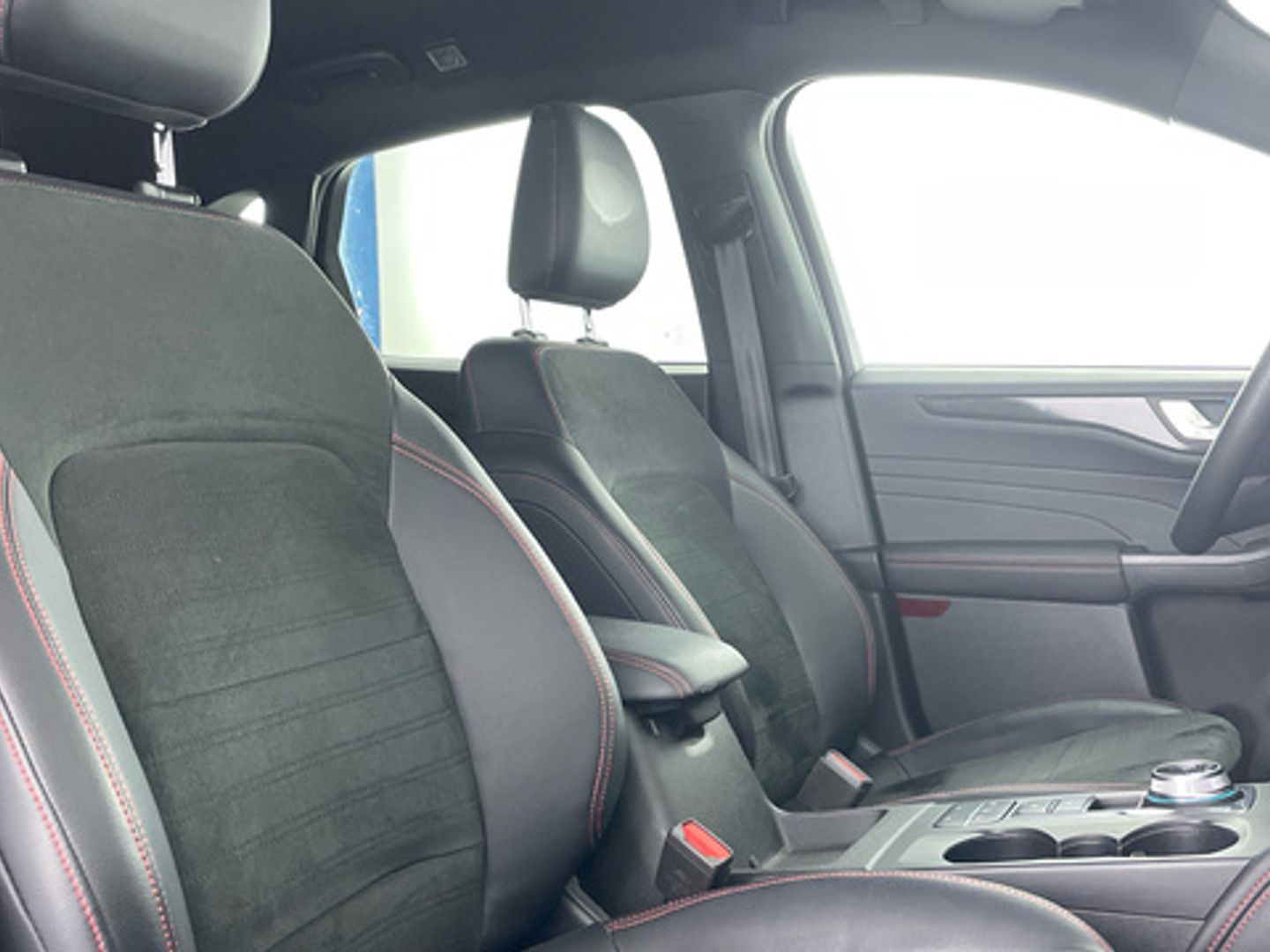 Ford Kuga 2.5 Duratec FHEV ST-Line X 4x2 Auto 140 kW (190 CV)