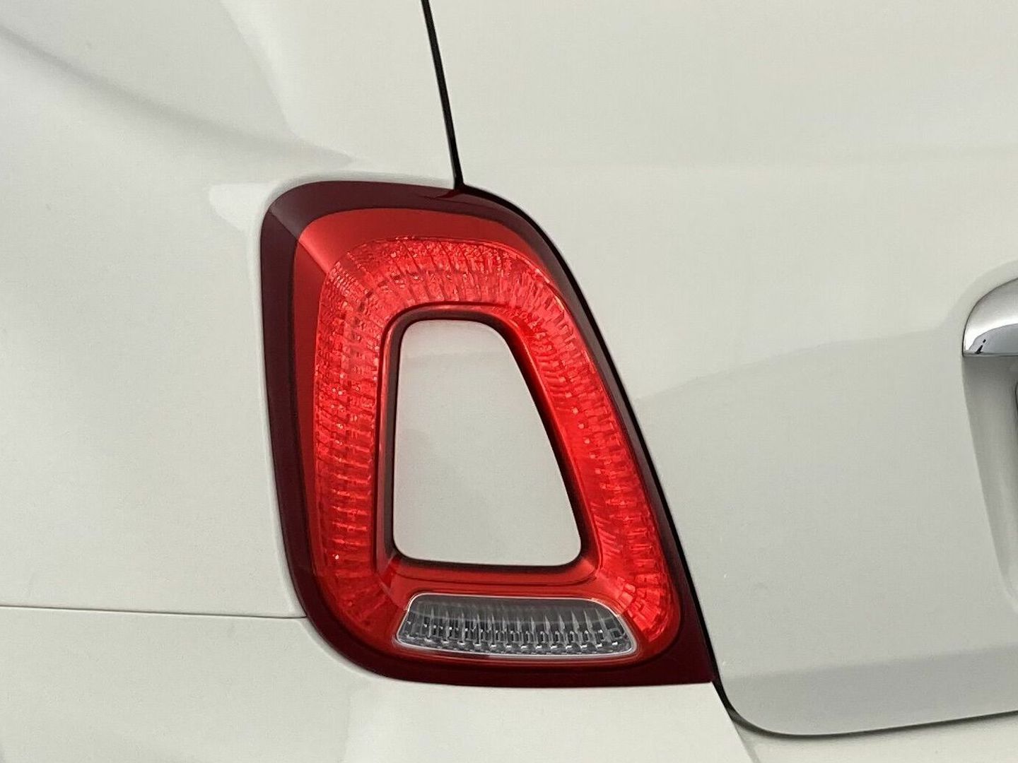 Fiat 500C 1.0 Hybrid Dolcevita 51 kW (70 CV)