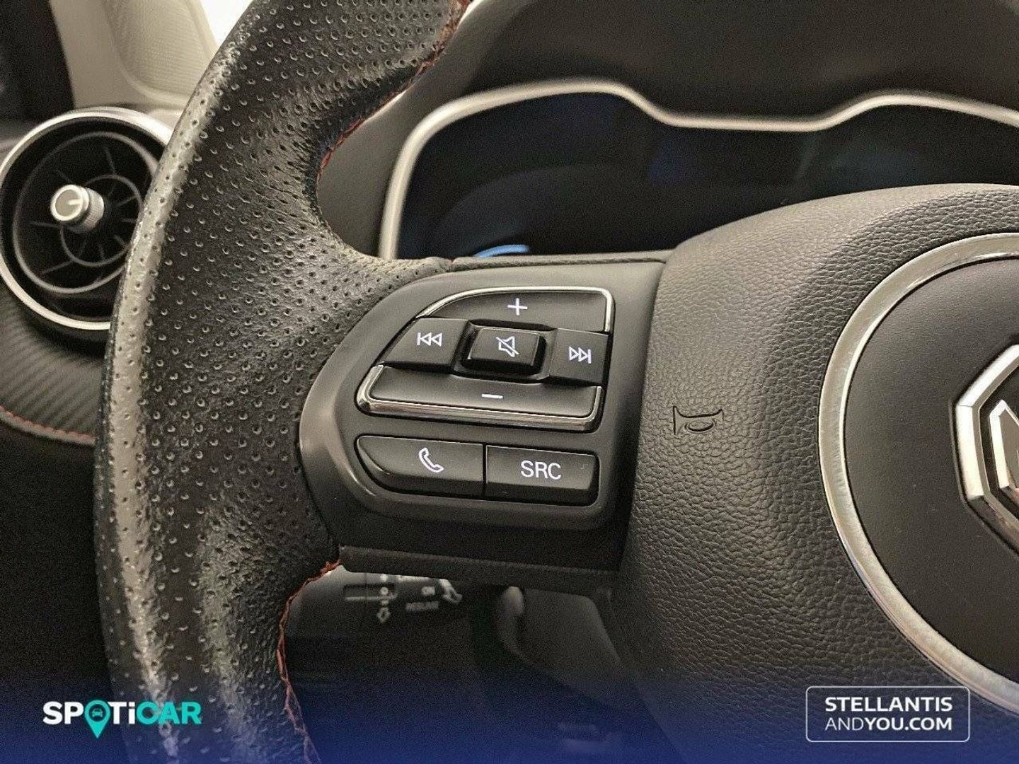 MG ZS 1.5 Luxury 78 kW (106 CV)