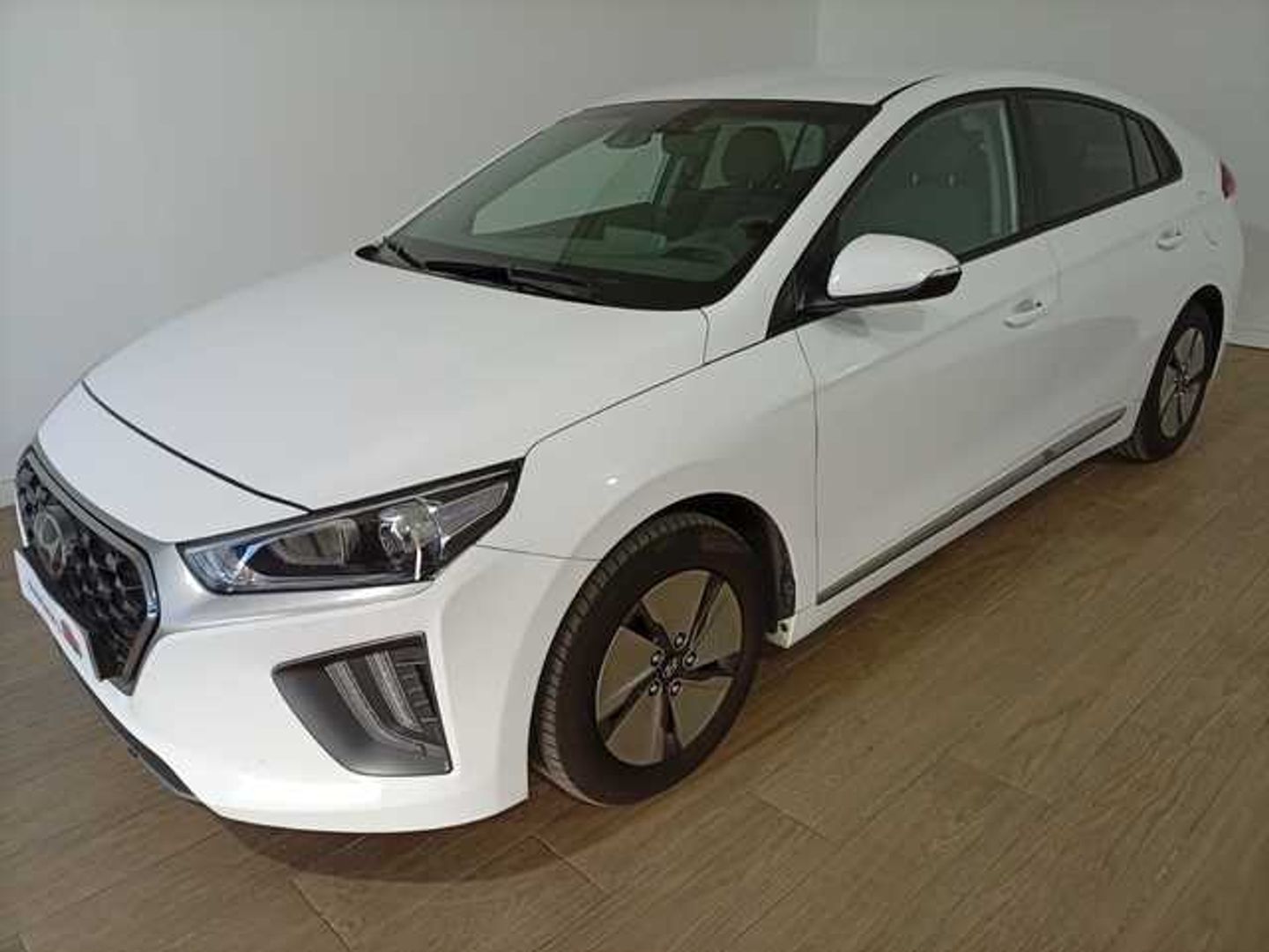 Hyundai Ioniq 1.6 GDI HEV Klass DCT 104 kW (141 CV) Blanco Sedan