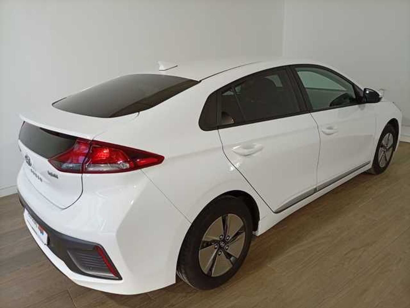 Hyundai Ioniq 1.6 GDI HEV Klass DCT 104 kW (141 CV)
