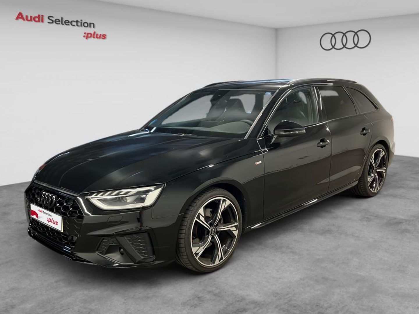 Audi A4 Avant Black line 35 TFSI 110 kW (150 CV) S tronic Negro Familiar