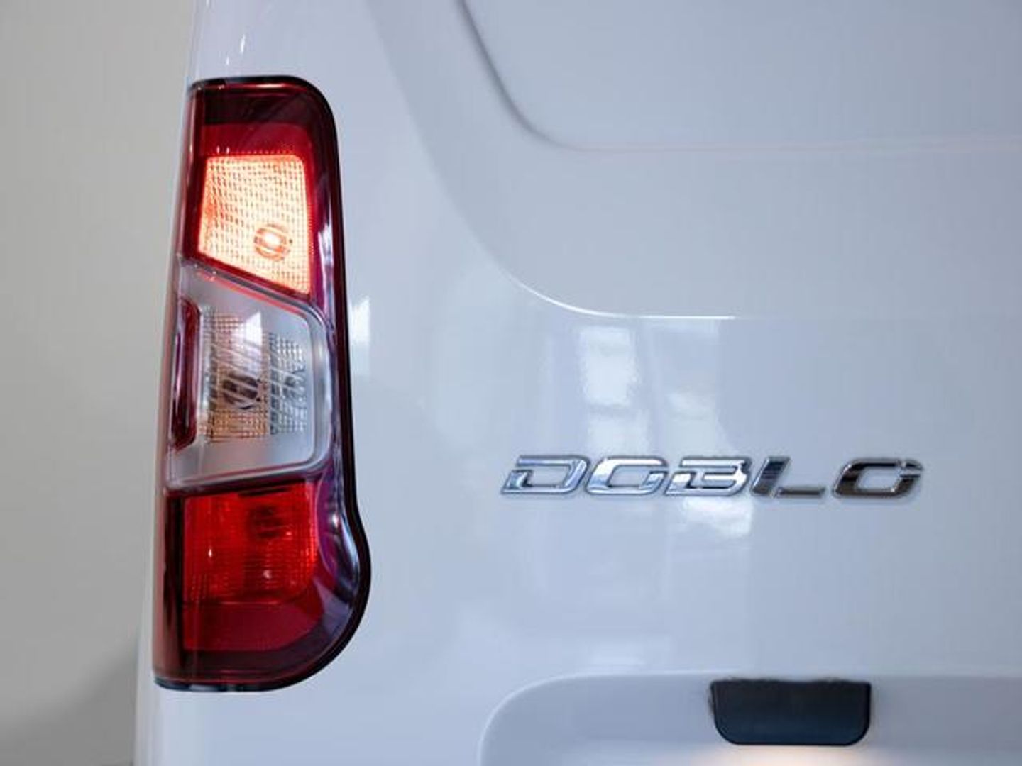 Fiat Dobló Furgon 1.2 L1 650kg 81 kW (110 CV)