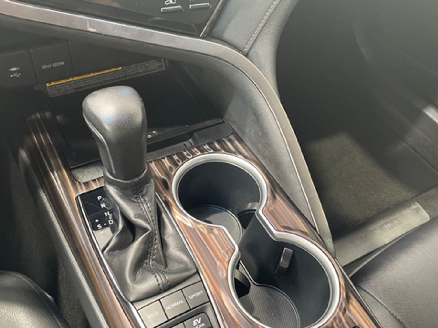 Toyota Camry 2.5 220H Luxury 160 kW (218 CV)