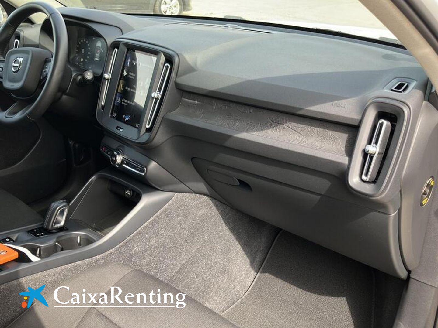 Volvo XC40 T3 Momentum Core Auto 120 kW (163 CV)